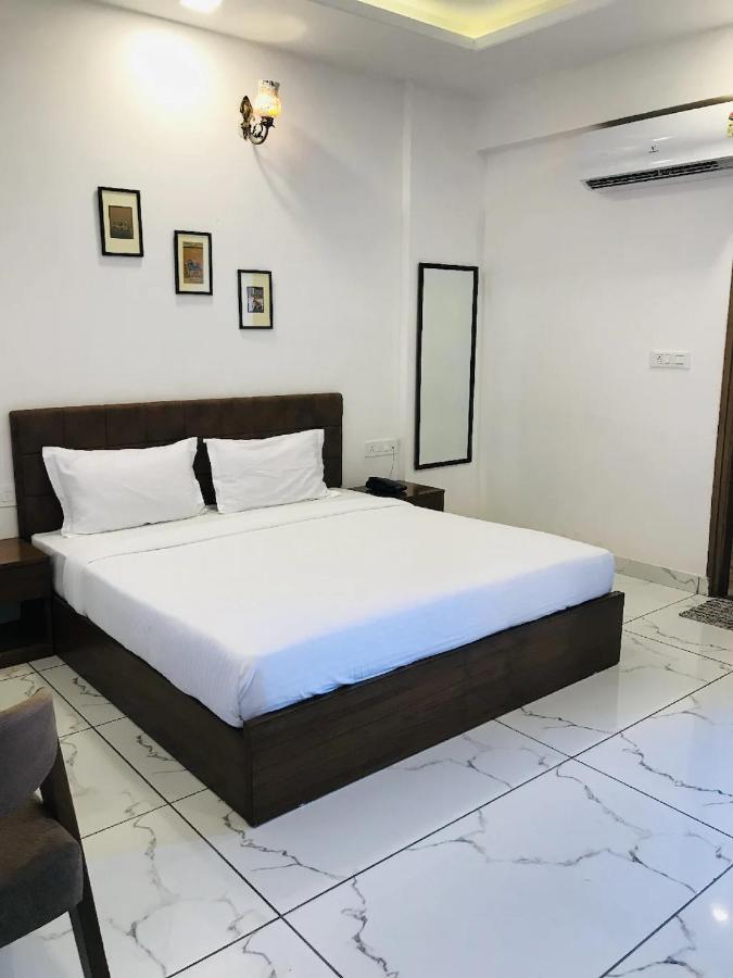 Hotel Aaradhya Udaipur Exterior photo